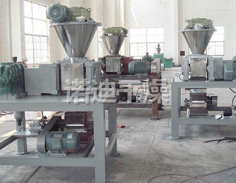 GZL系列干法辗压造粒机